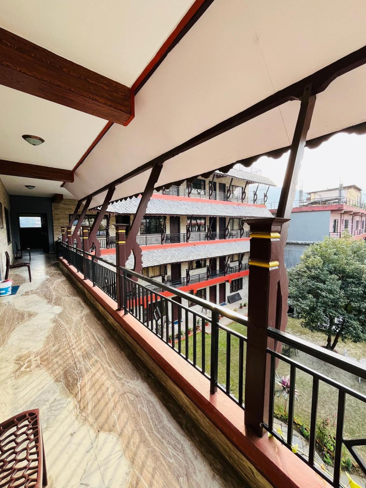 Butterfly Lodge Pokhara Esterno foto