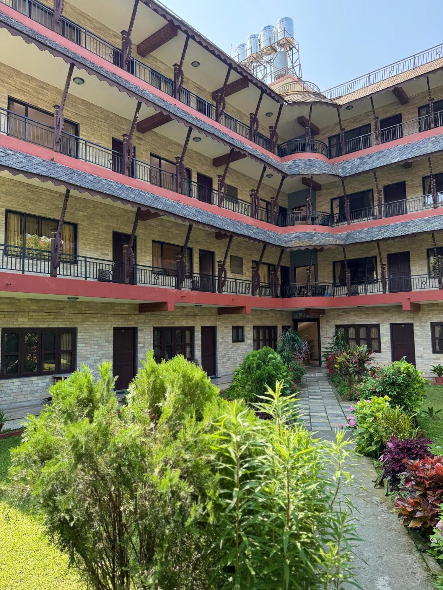 Butterfly Lodge Pokhara Esterno foto