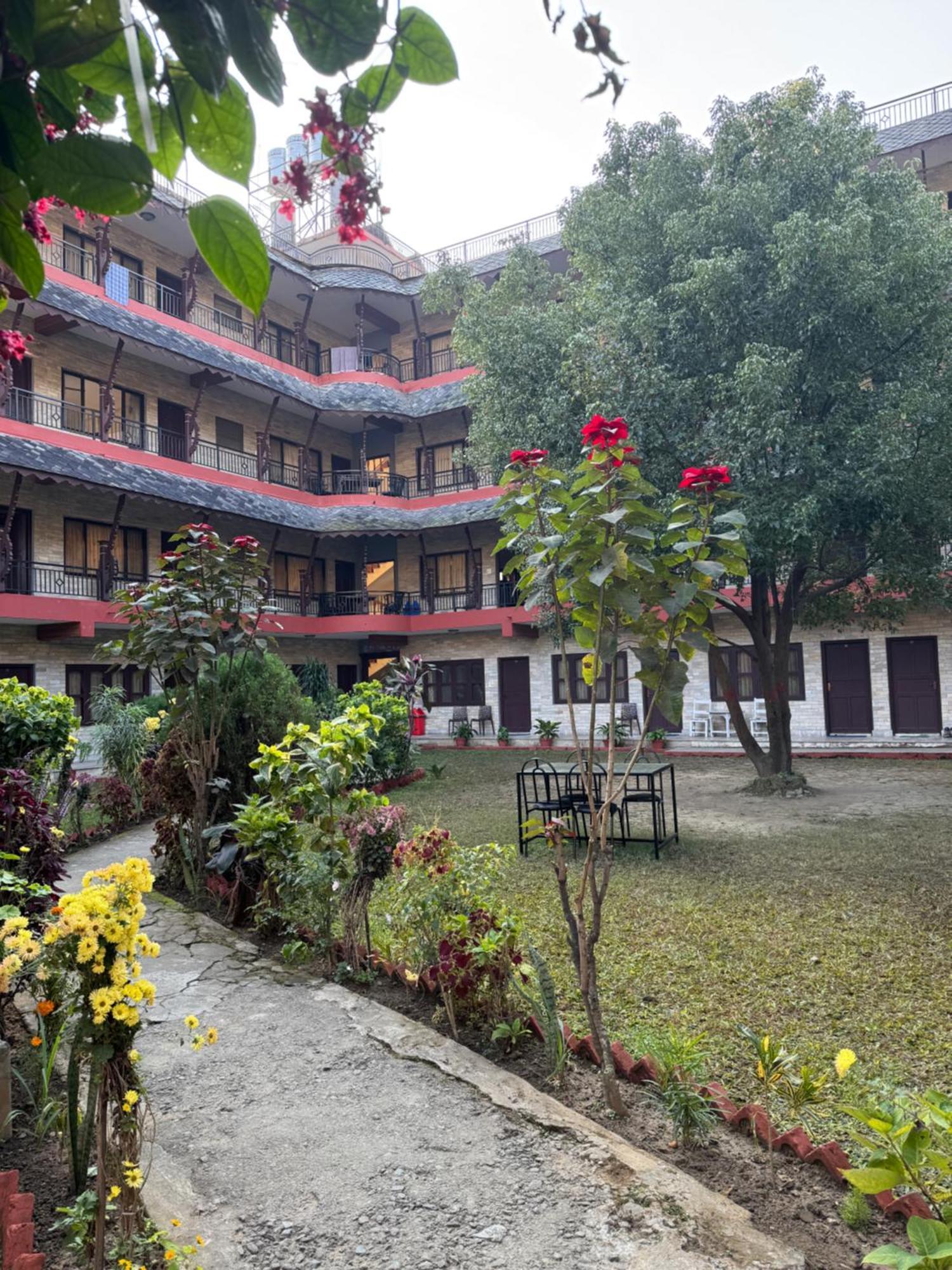Butterfly Lodge Pokhara Esterno foto